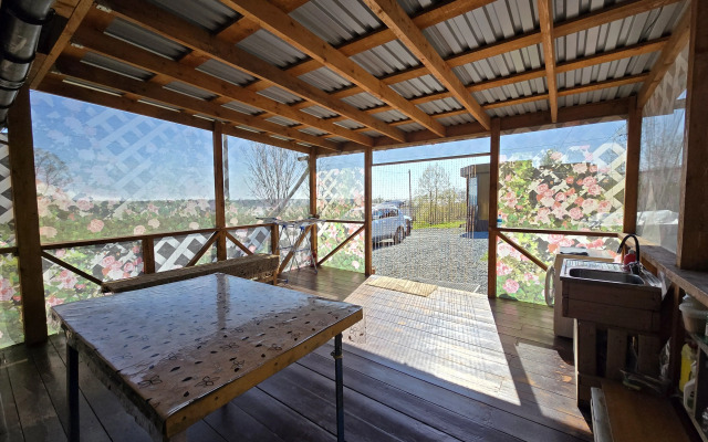 Private house Dom S Basseynom U Morya