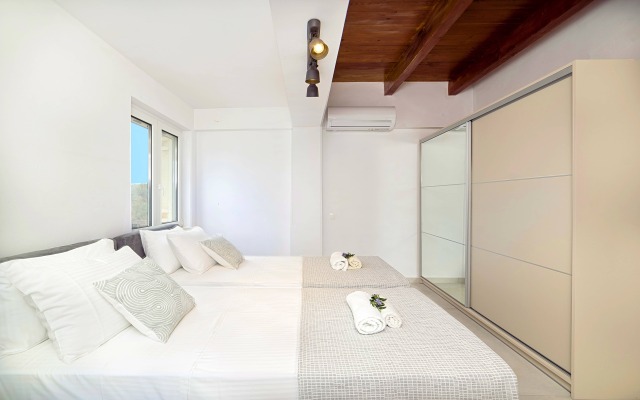 Вилла Cretan Family Villa Heated Pool