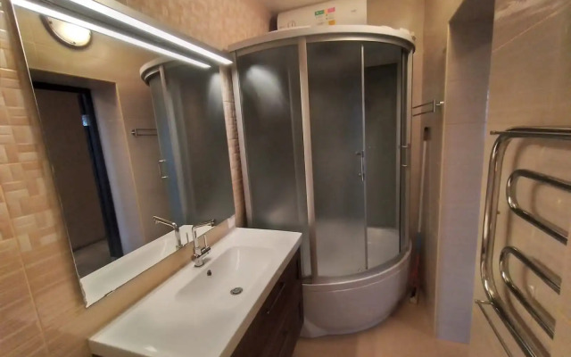 Квартира Просторная двухкомнатная рядом с центром Казани