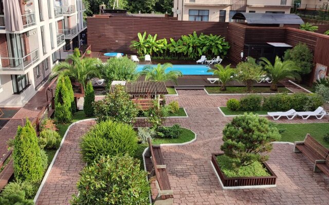 Green Palace Apartments
