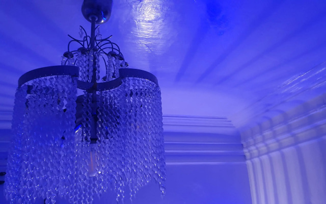 V starinnom osobnyake Revolyutsioner Ikonnikov Flat