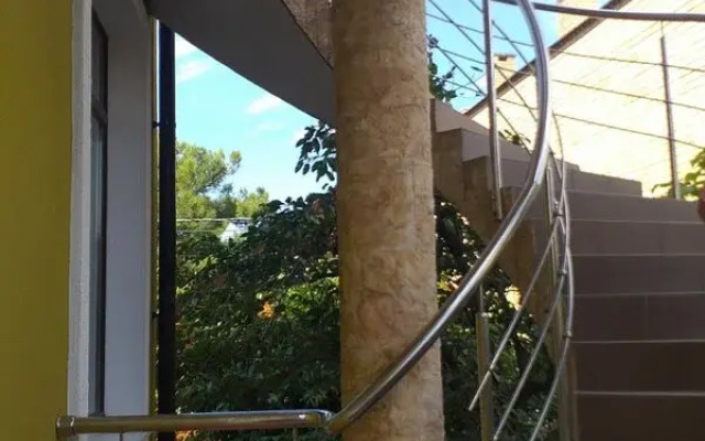Yava Guest house
