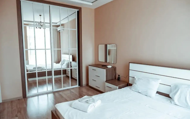 F1 View in Boulevard 1 Apartments