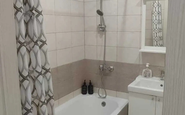 Na ulitse Rogozhnikova 17 Flat