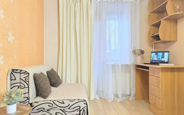 Апартаменты 2-х комн в центре города в Уссурийске