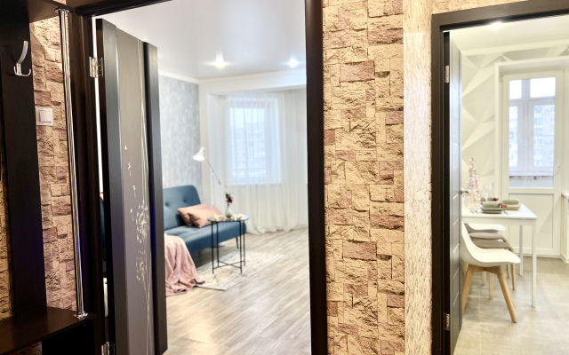 Квартира Просторная с Балконом на Строителей 2