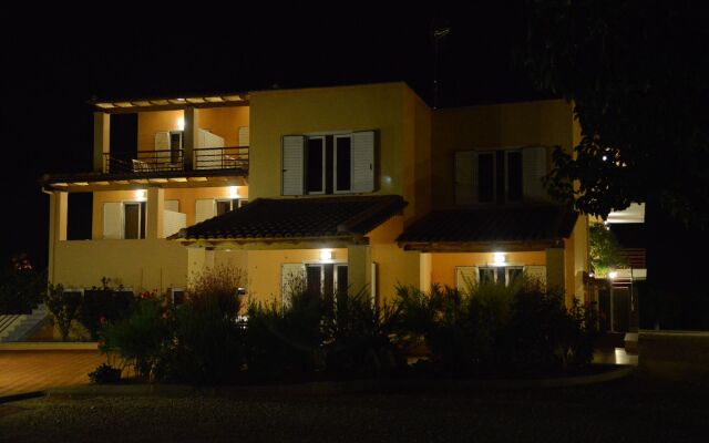 Marias Filoxenia Suites Apart-Hotel