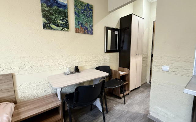 Uyutnaya Studiya V Tsentre Apartment