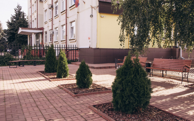 Oktyabr'skaya Hotel