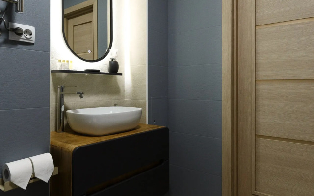 Prostornaya I Svetlaya V Tsentre Flat