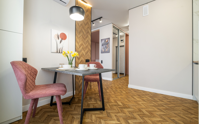 Flat s Vidom na Rossiyskiy Prospekt