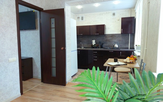 Yevrodvushka V Tsentpe Yaroslavlya Flat
