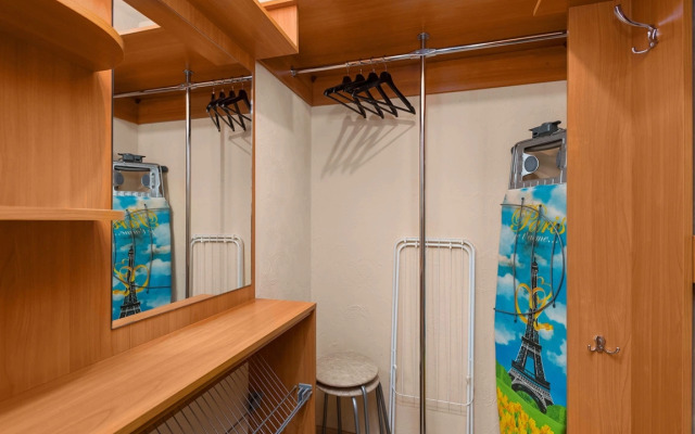 Na Prospekte Nauki Apartament