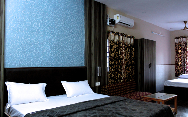 Vinodhara Guest House