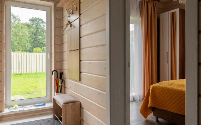 Частный дом Коттедж у озера на Речной