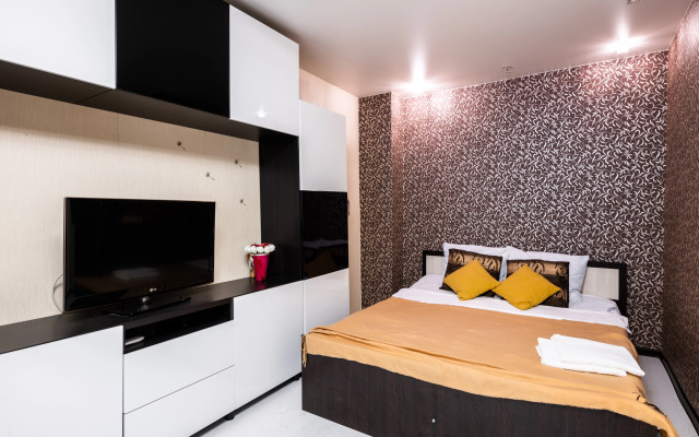 Natali na Metro  Sevastopolskaya prostornye Apartments