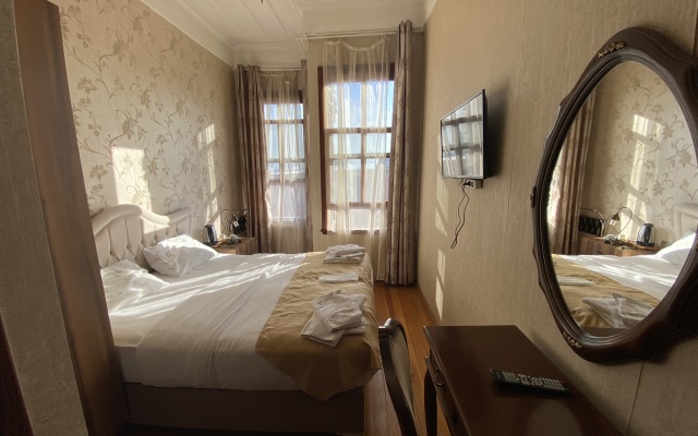 Nuray Hotel