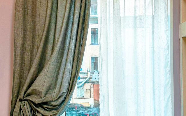 Studiya v Tsentre na Fontanke dlya Troikh Flat