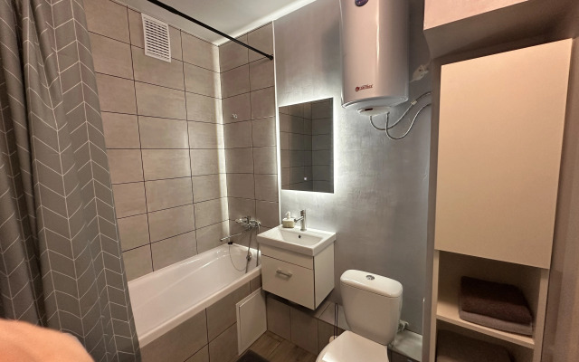 Uyutnaya studiya s vidom na gorod Flat