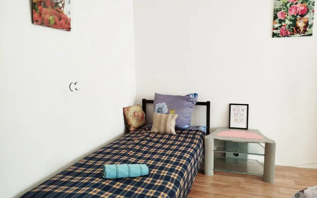 Live In Comfort Na B-Re Stroiteley 3 Flat