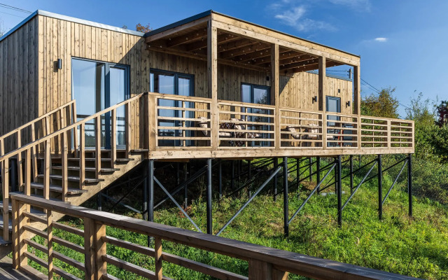 Частный Дом с Видом на Закат и Панорамной Баней