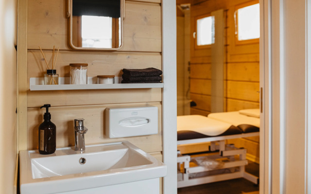 Отель Fish Point Family Resort (Золотой сазан)