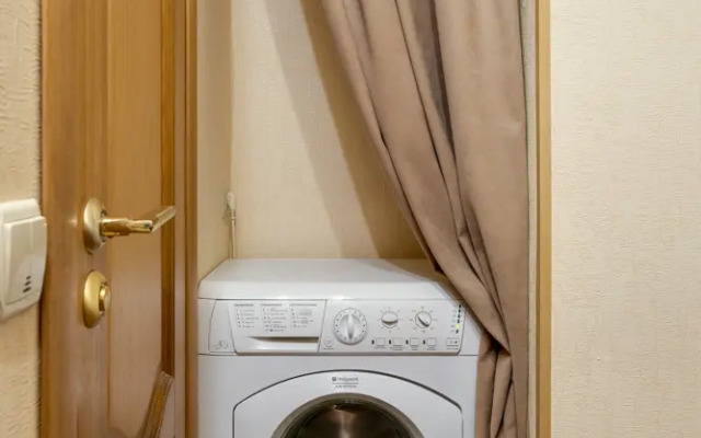 U Metro Krasnopresnenskaya Flat