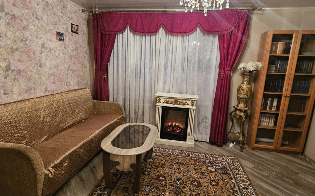 Квартира Двухкомнатная с КАМИНОМ на Набережной