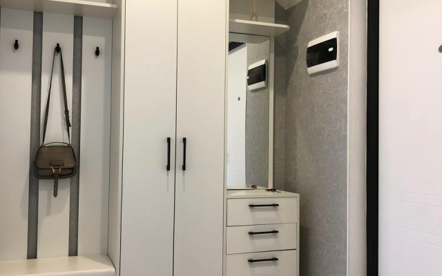 Stilnaya Kvartira S Dizaynerskim Remontom Flat