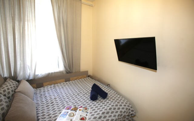 Apartamenty Svetlaya Studiya U Metro Vladimirskaya