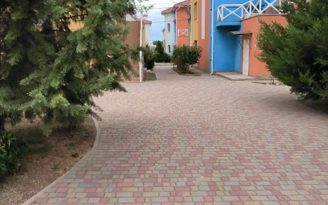 Апартаменты Уютная студия возле моря