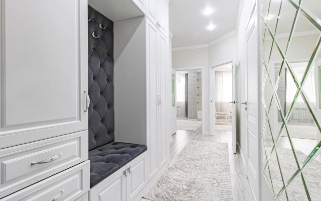 Svetlye I Uyutnye Ryadom S Botanicheskim Sadom Apartments