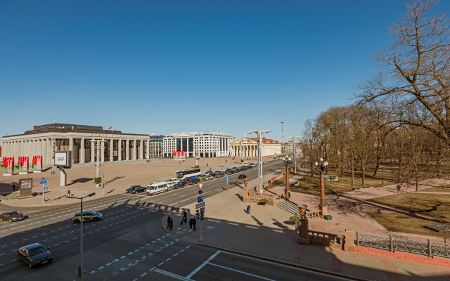 S vidom na Dvorets Respubliki Flat