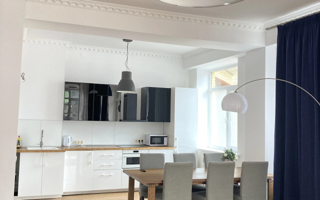 Апартаменты Евродвушка в центре Домбая