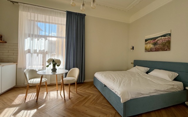 Studio Azure Studio Flat