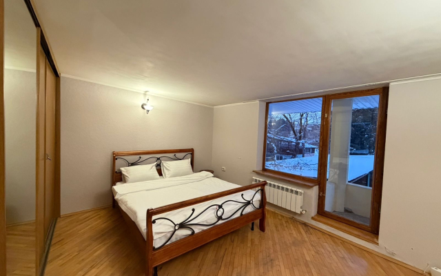 Частный дом Дом в парке