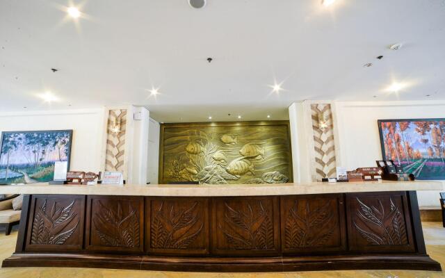 Olalani Resort  Hotel And Condotel