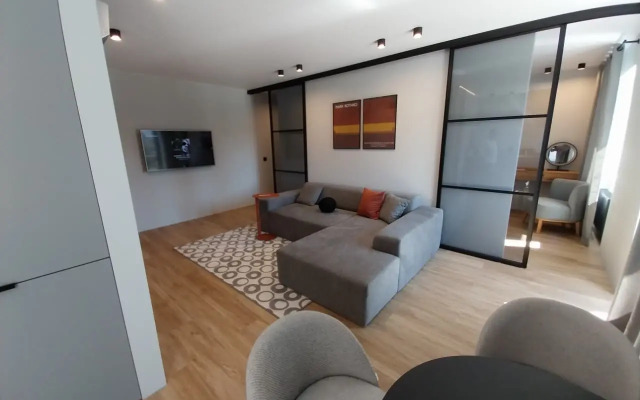 Квартира новая в центре RomanovApart