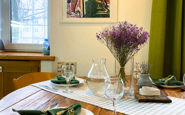 Na Bolshoy Oktyabryskoy Flat
