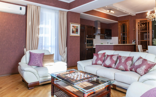 V Tsentre Goroda vozle Mziuri Parka Apartments