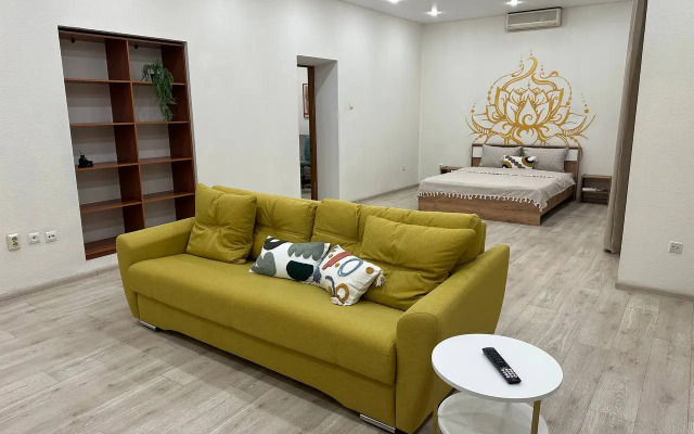 Квартира Просторная Трехкомнатная в центре