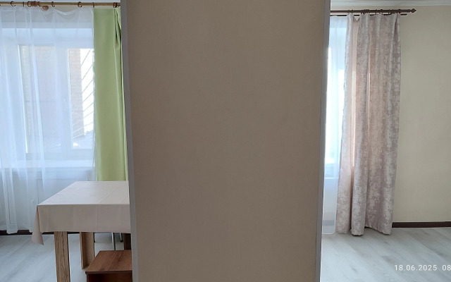 Na Shilova 12 Flat