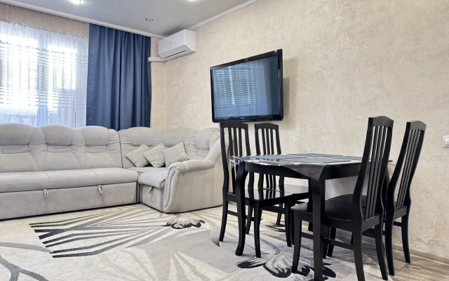 Razmestim Na Ulitse Universitetskaya Naberezhnaya 105 Flat