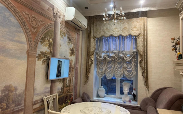 V Tsentre Rossiya Sennaya Ploschady 5 Flat