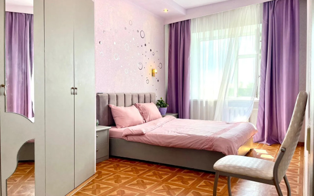 Komfortnaya 2kh-Komnatnaya Kvartira Flat