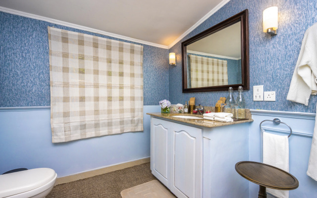 Hill Rise Luxury Villa & Stables by Edwards Collection Villa