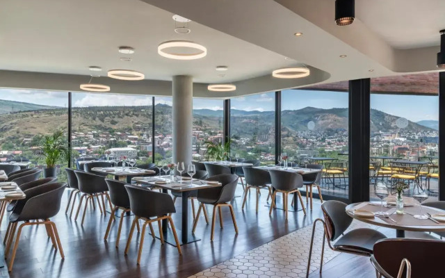 Hotel Golden Tulip Design Tbilisi
