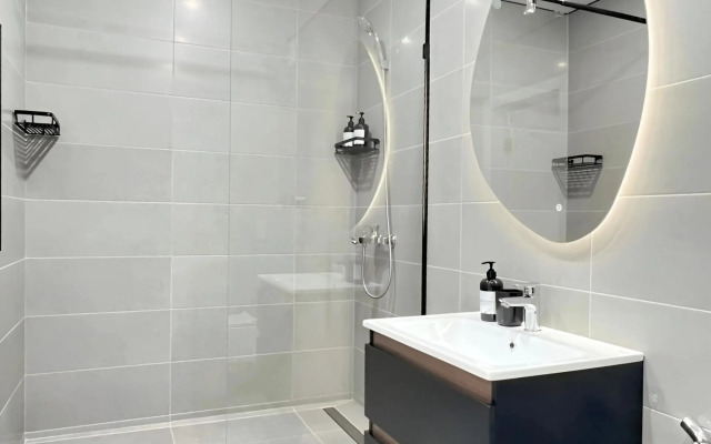 Квартира 6 местная с новым ремонтом около метро Горки парка и ТЦ