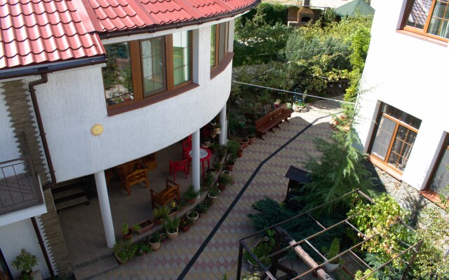 Svetoch Guest House