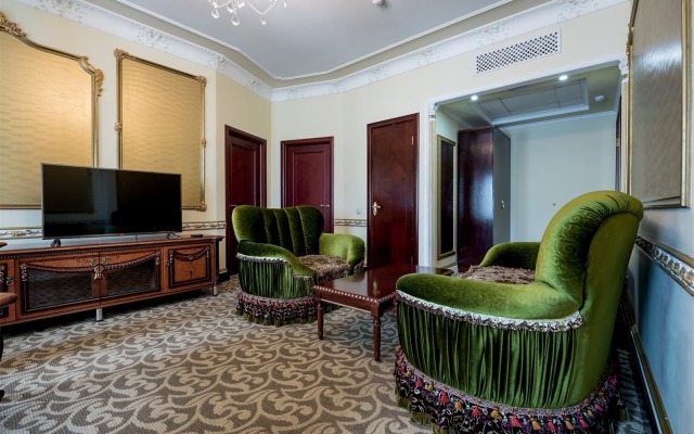 Golden Rooms Hotel